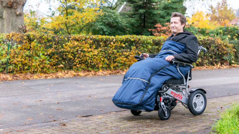 Couverture thermique pour fauteuil roulant - Enfin une solution contre le froid