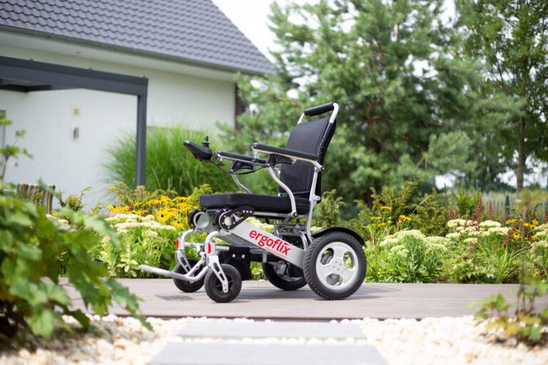 Fauteuil roulant manuel ou électrique : que choisir ?