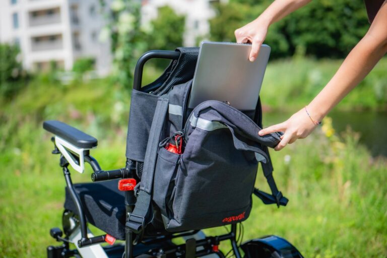 Sacs Quokka pour fauteuil roulant : vos affaires au sec par temps froid