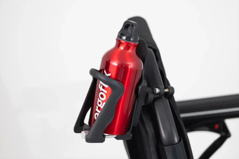 Porte-bouteille pour fauteuil roulant : l’accessoire indispensable en période de canicule