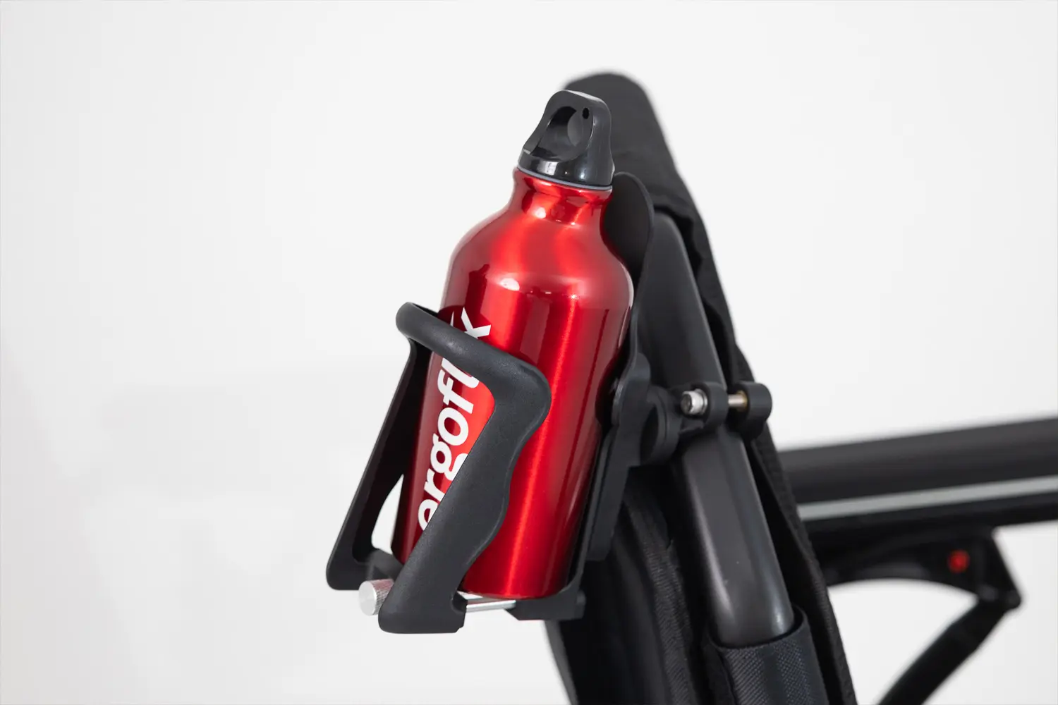 Porte-bouteille pour fauteuil roulant