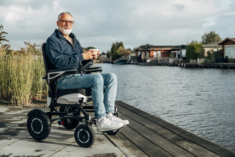 Fauteuil roulant &eacute;lectrique r&eacute;glable ergoflix Vario