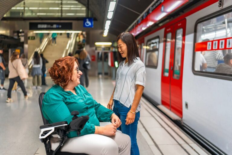 Sclérose en plaques : comment adapter son fauteuil roulant à l’évolution des besoins ?