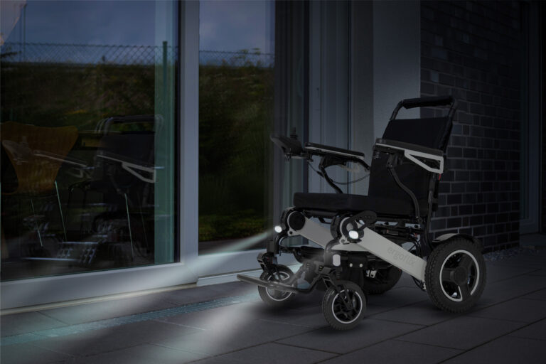 Quel éclairage pour fauteuil roulant électrique ? On vous explique.