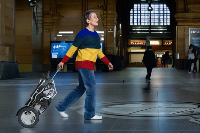 Achat fauteuil roulant électrique pliable : les éléments à considérer