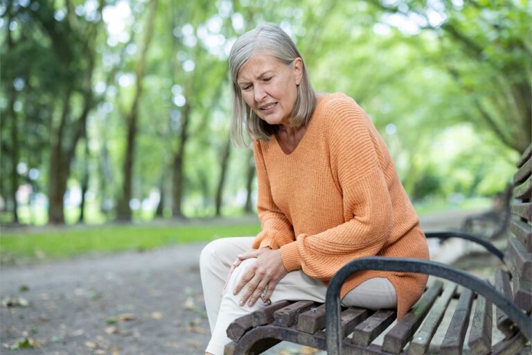 Contractures musculaires : les soulager grâce à un repose-pieds ajustable